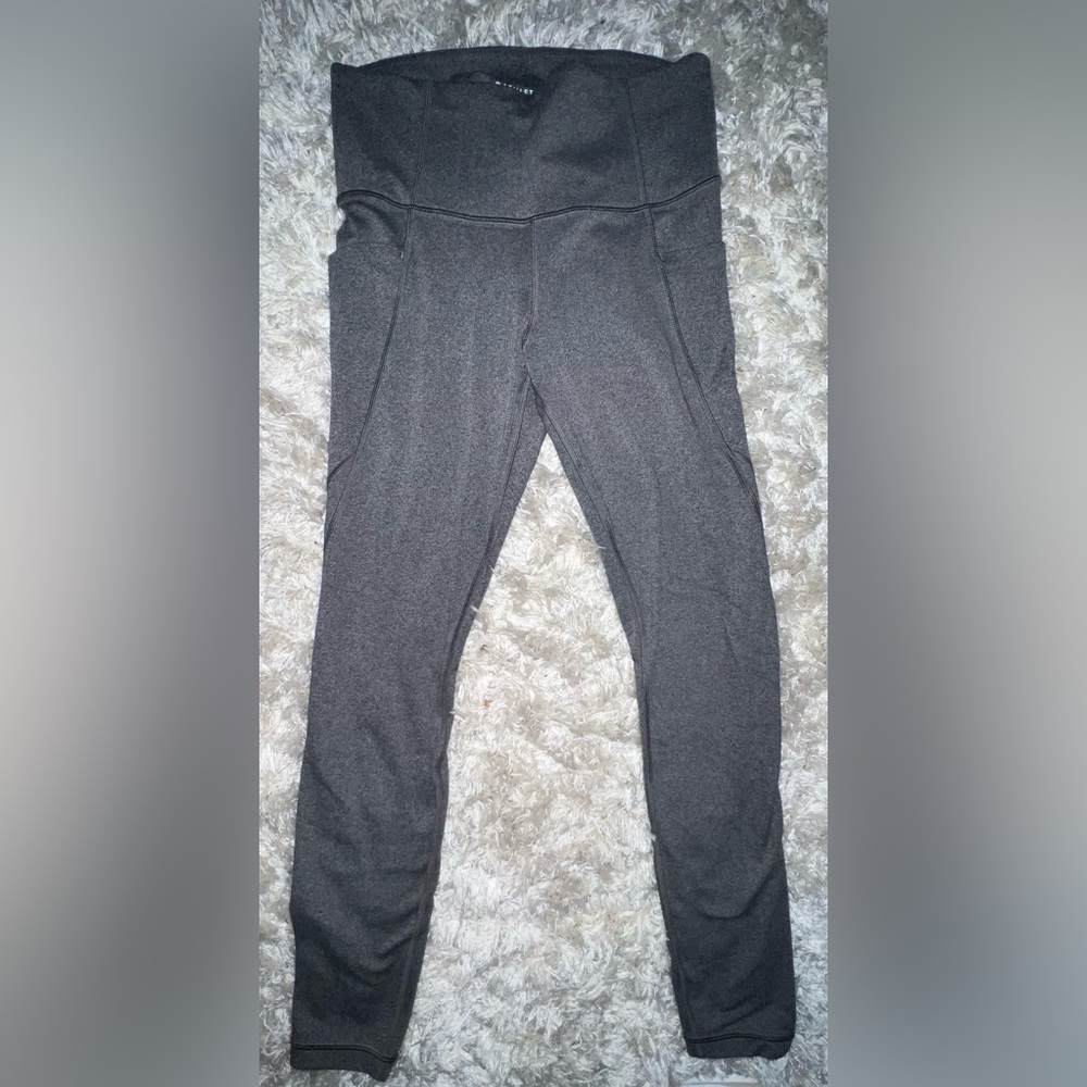 Athleta leggings with pockets